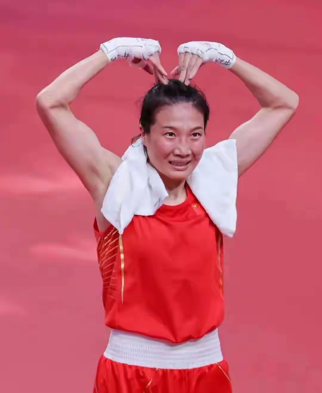 女子拳击冠军成功卫冕,气势如虹 女子拳击冠军成功卫冕,气势如虹