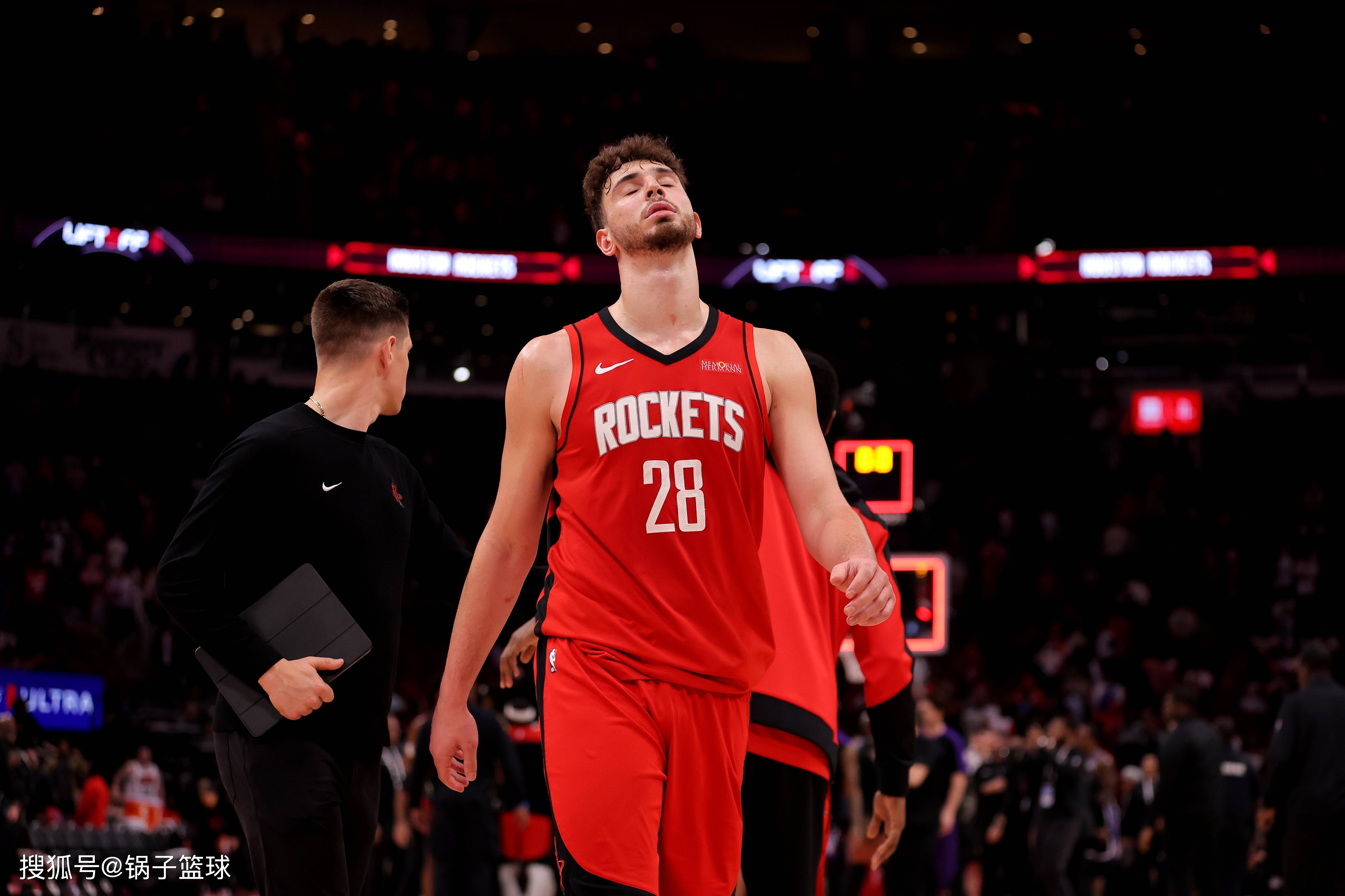 鹈鹕队惨败火箭队,遭遇季后赛止步 鹈鹕队惨败火箭队,遭遇季后赛止步