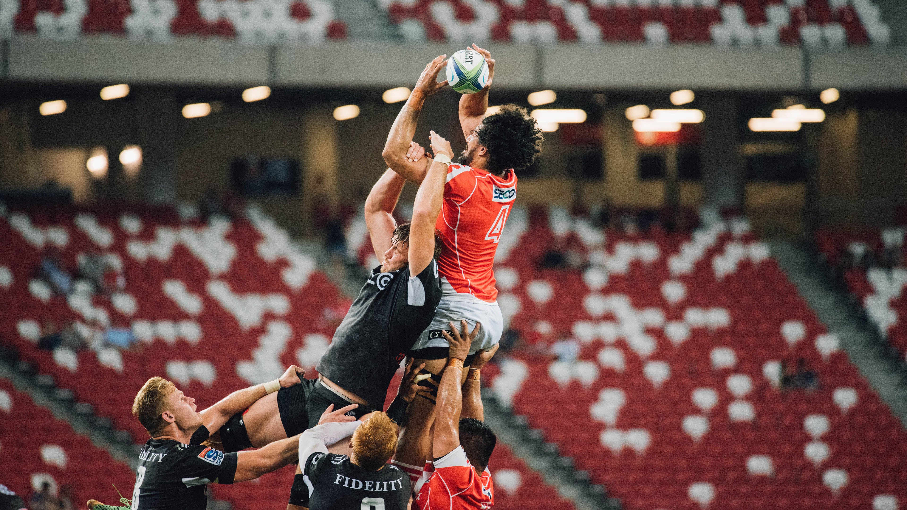 德罗赞末节狂飙19分，76人主场强势击退湖人